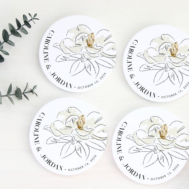 White Magnolia Illustration Wedding Individuelle N Runder Pappuntersetzer (Beautiful Southern-inspired white magnolia illustration wedding custom name paper coasters.)