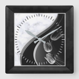 White Marble Abstract Tulips Quadratische Wanduhr