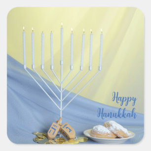 White Menorah Gold Coins & Dreidels Happy Hanukkah Quadratischer Aufkleber
