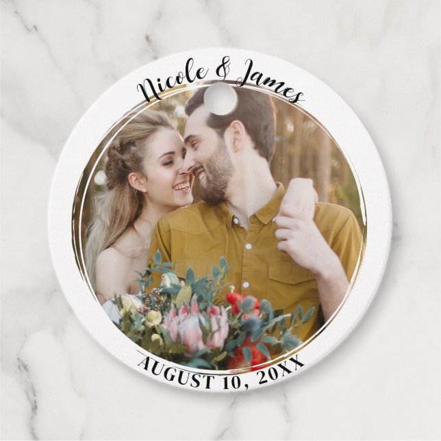 White Minimal Trendy Round Foto Gastgeschenk Hochz Geschenkanhänger (Vorderseite)