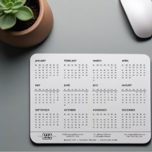 White Minimalistisch Vibes 2024 Mit Monogramm Cale Mousepad