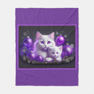 White Mother Cat and Kitten Lila Weihnachtslandsch Fleecedecke
