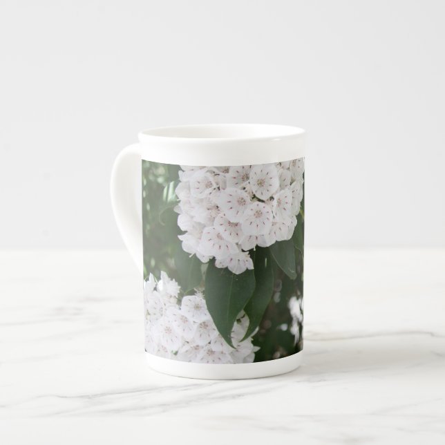 White Mountain Laurel Blume Tasse (Vorderseite Links)
