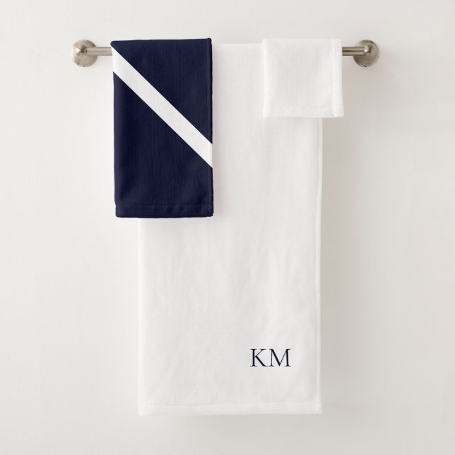 White & Navy Monogram Wedding Bath Handtuch Set (Insitu)