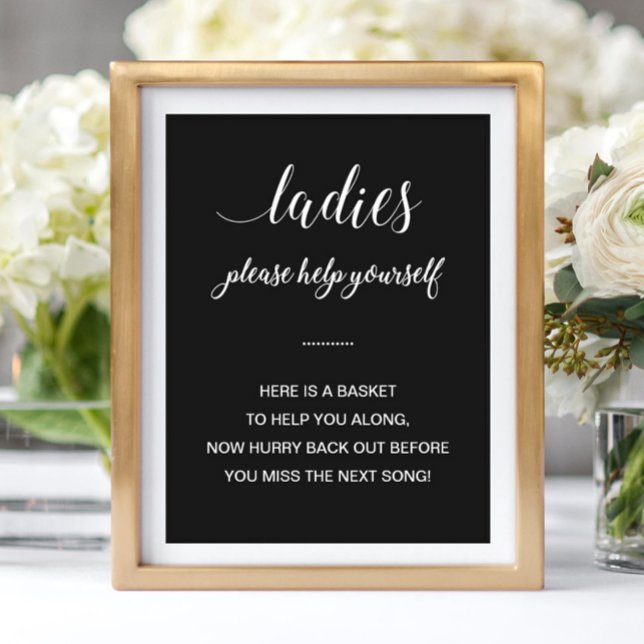 White on Black Ladys Badezimmer Basket Hochzeit Poster (Von Creator hochgeladen)