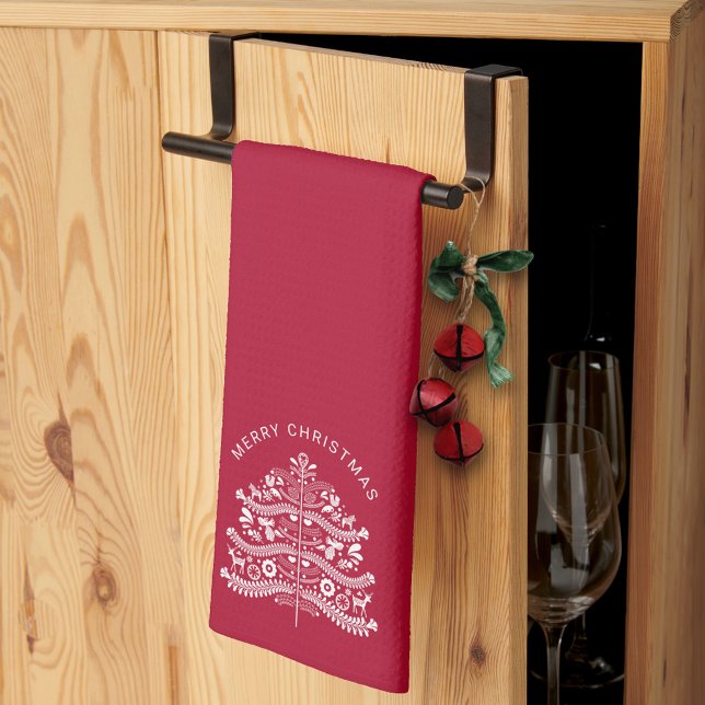 White on Red Scandinavian Christmas Tree Geschirrtuch (Von Creator hochgeladen)