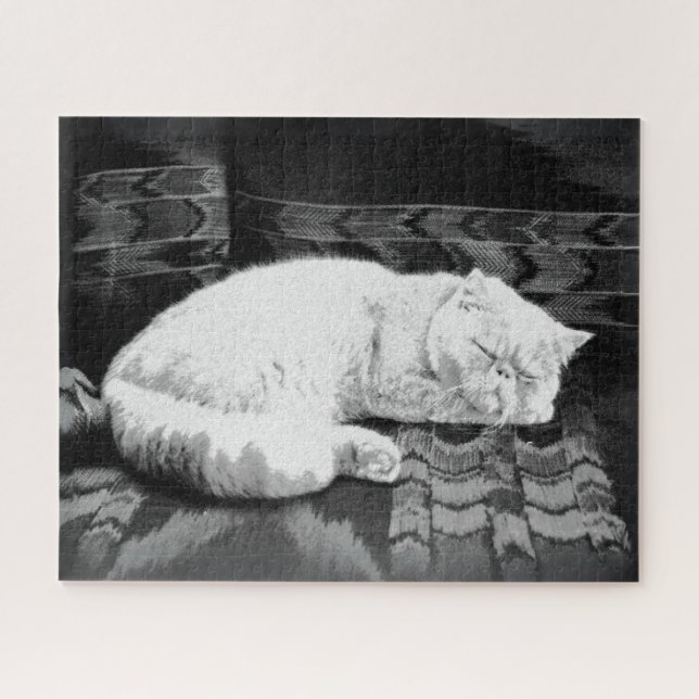 White Persian Sleeping Cat Puzzle (Horizontal)