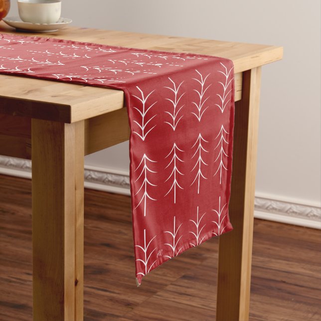 White Pines Muster Red Christmas Table Runner Mittelgroßer Tischläufer (Beispiel)