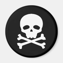 White Pirate Skull auf schwarzem Hintergrund