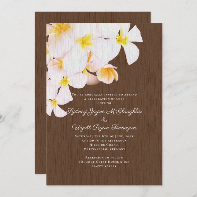 White Plumeria Brown Wood Hawaiian Wedding Einladung (Vorne/Hinten)