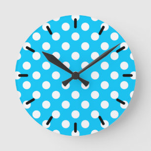 White polka dots on electric blue runde wanduhr