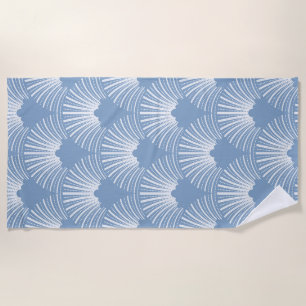 White & Powder Blue Art-Deko-Muster Strandtuch