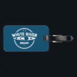 White River Oregon Kayak Gepäckanhänger<br><div class="desc">Der Landschaftliche Fluss und die Weiße Wilde stammen aus den östlichen Hängen des Oregon-Berges Hood am Gletscher des Weißen Flusses und fließen etwa 70 km durch zwei Wildnisgebiete,  bevor sie sich mit der Wild von Deschutes und dem Landschaftlichen Fluss 8 km nördlich von Maupin,  Oregon,  zusammenschließen.</div>