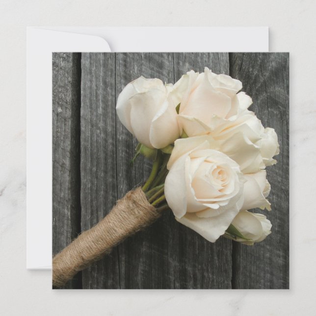 White Rose Bouquet & Barnwood Wedite Einladung (Vorderseite)