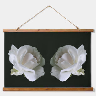 White Rose Twins Floral Wandteppich Mit Holzrahmen