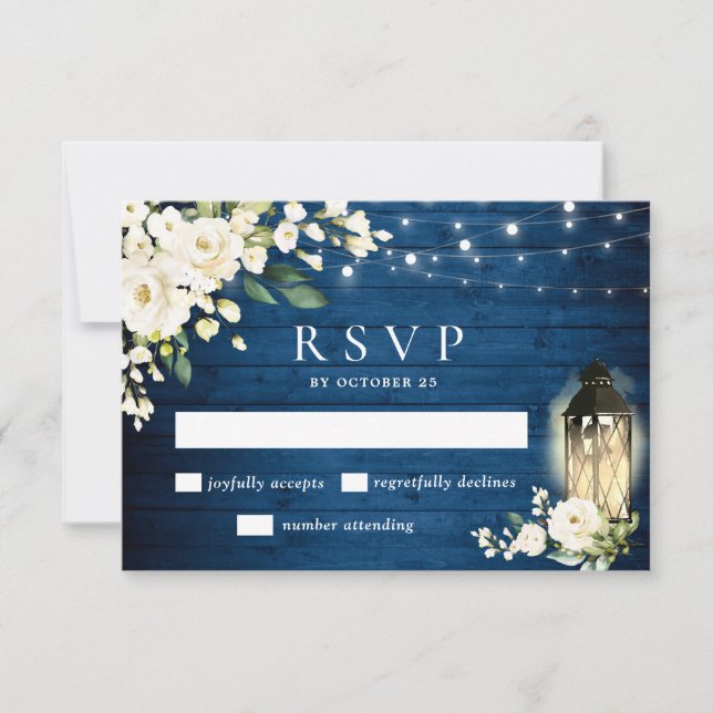 White Roses Blue Wood Lantern Wedding RSVP Karte (Vorderseite)