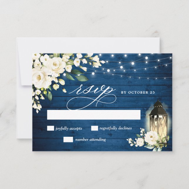 White Roses Blue Wood Lantern Wedding RSVP Karte (Vorderseite)