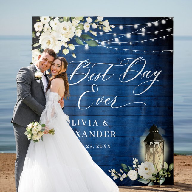 White Roses Royal Blue Wood Wedding Hintergrund Wandteppich (Von Creator hochgeladen)