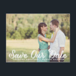 White Rustic Script Foto Rettete Unser Date Postca Ankündigungspostkarte<br><div class="desc">Rustikales Script Foto Rettete Unsere Date Postcard Rustikale Save the Date Karte mit whimsical Skript Typografie.</div>