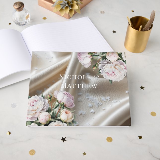 White Satin with Roses and Peony Wedding Gästebuch (Vorderseite Offen)