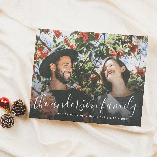 White Script Familienname Weihnachtsfeiertag Foto Feiertagspostkarte (Von Creator hochgeladen)