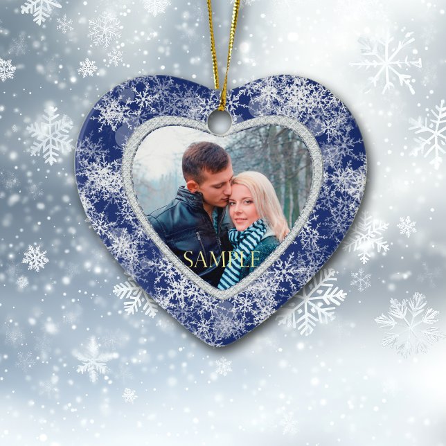 White Snowflakes Border on Blue Foto Template Keramik Ornament (Von Creator hochgeladen)