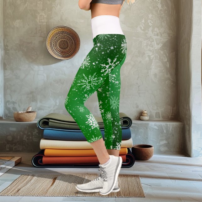 White Snowflakes Emerald Green Capri Leggings (Von Creator hochgeladen)