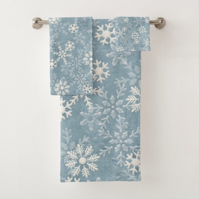 White Snowflakes on Blue Background Badhandtuch Set (Insitu)