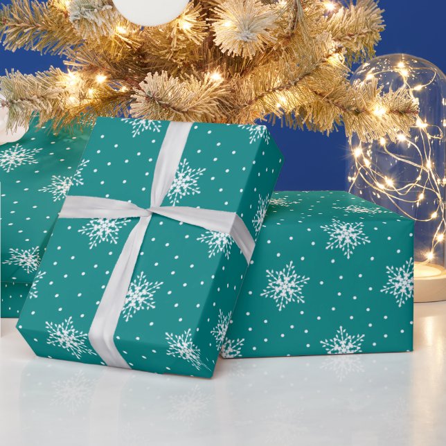 White Snowflakes Polka Dots Aquamarine Weihnachten Geschenkpapier (Feiertage)