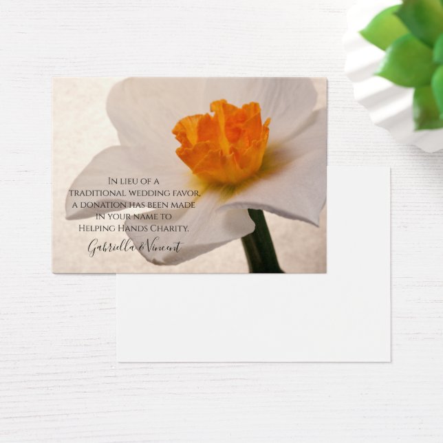 White Spring Daffodil Wedding Wohltätigkeit Card (Schreibtisch)