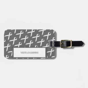 White Standard Ribbon von Kenneth Yoncich Gepäckanhänger