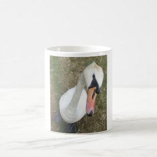White Swan Nah-Up auf einer Tasse