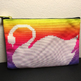 White Swan Pastel Rainbow Artisan Crochet Print Zubehörtasche