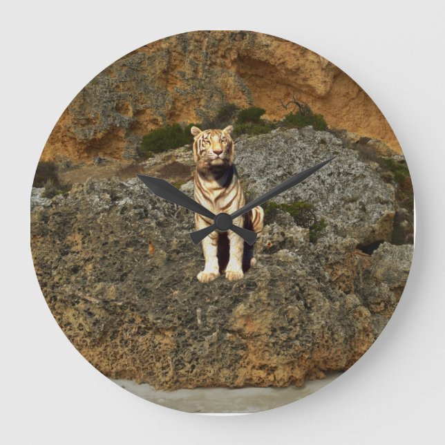 White Tiger Lookout, Große Wanduhr (Vorderseite)
