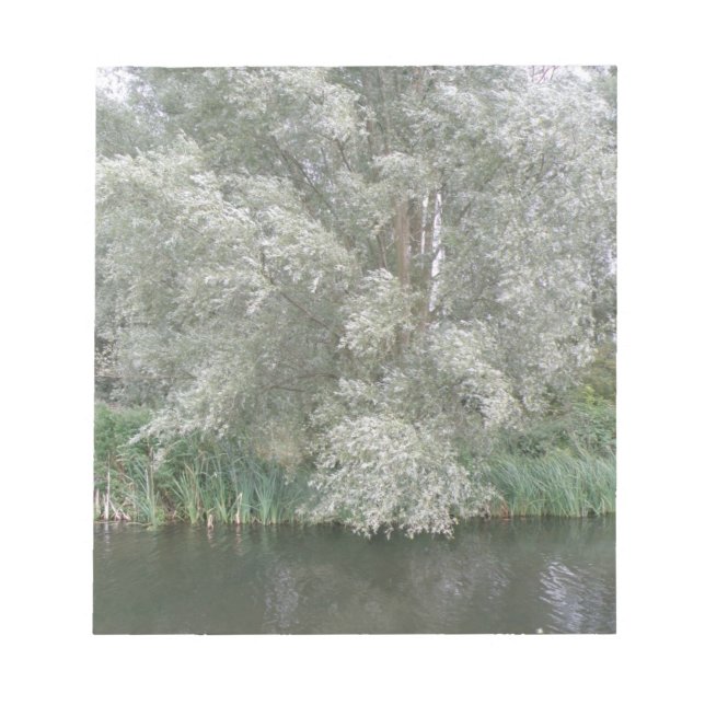 White Tree and River Landscape Notepad Notizblock (Vorderseite)