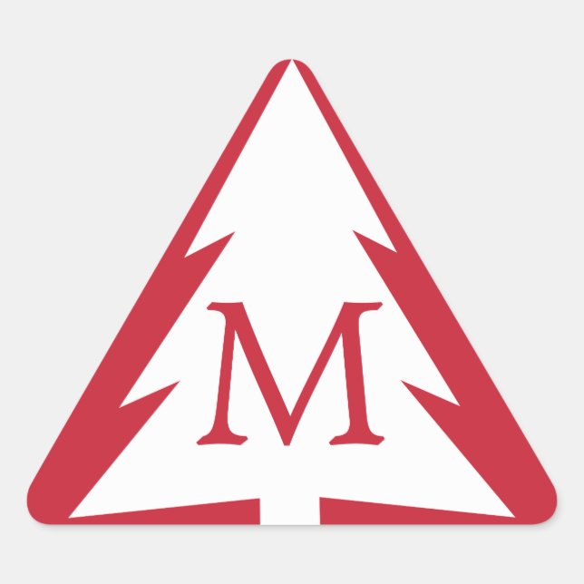 White Tree on Red mit Custom Monogram Christmas Dreieckiger Aufkleber (Vorderseite)