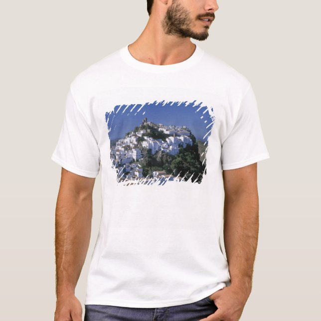 White Village Casares, Andalusien, Spanien T-Shirt (Vorderseite)