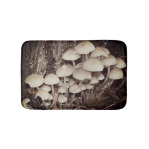 White Wild Mushroom Cluster Badematte