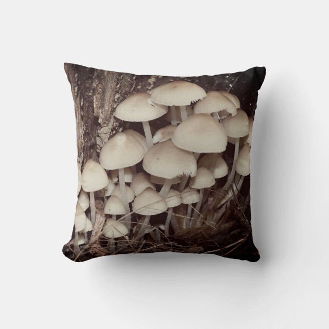 White Wild Mushroom Cluster Kissen (Vorderseite)