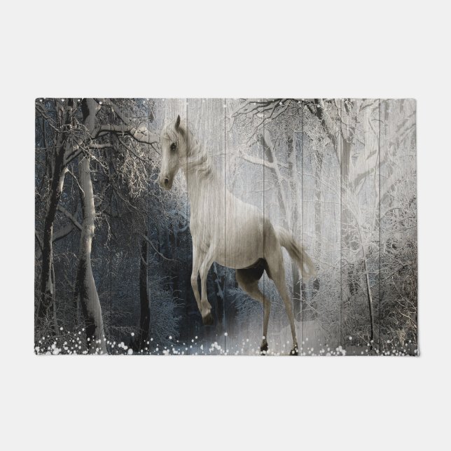 White Winter Horse In Mountain Forest  Fußmatte (Vorderseite)