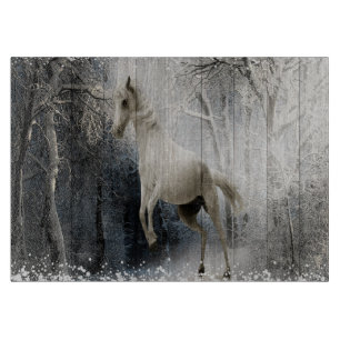 White Winter Horse In Mountain Forest Schneidebrett