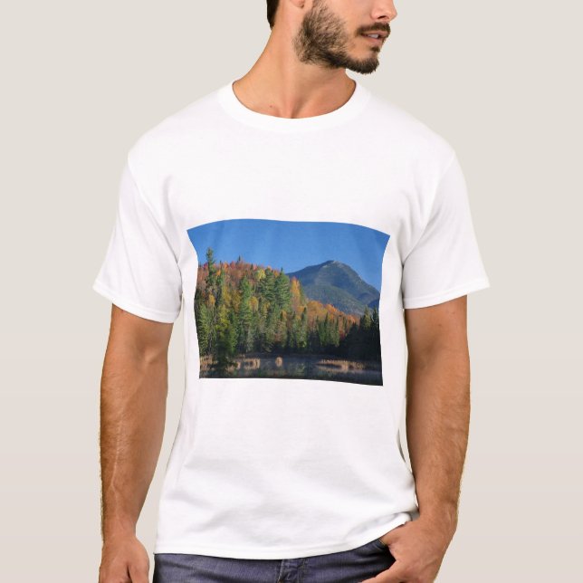 Whiteface Mountain über dem kleinen Cherrypatch Po T-Shirt (Vorderseite)