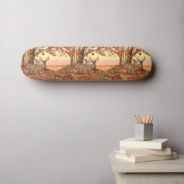 Whitetail Deer im Herbst Herbstfarben in New Engla Skateboard (Wandkunst (Horz))