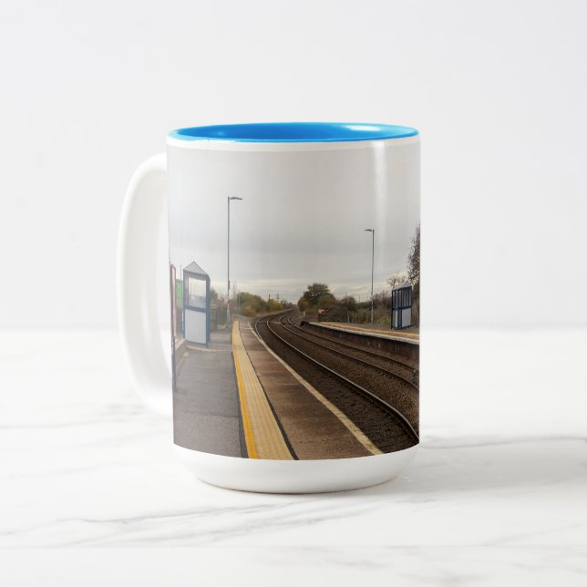 Whitley Bridge Railway Station Zweifarbige Tasse (Vorderseite Links)