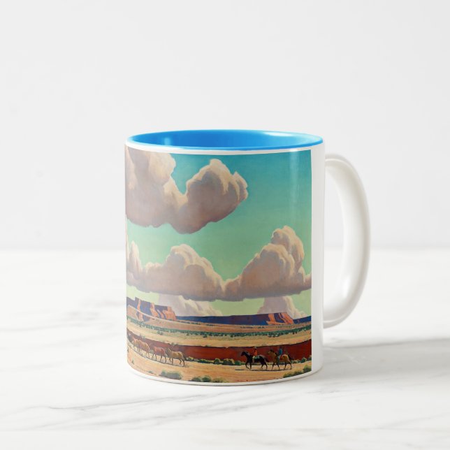 Wide Lands der Navajo von Maynard Dixon Zweifarbige Tasse (VorderseiteRechts)