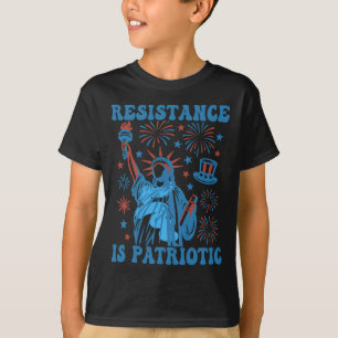 Widerstand ist patriotisch Statue of Liberty 17. J T-Shirt