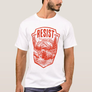 Widerstehen Sie Ihrem Zivilen rechten Bär. T-Shirt