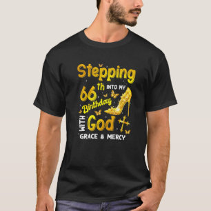 Wie eine Königin Bday G in meinen 66. Geburtstag e T-Shirt