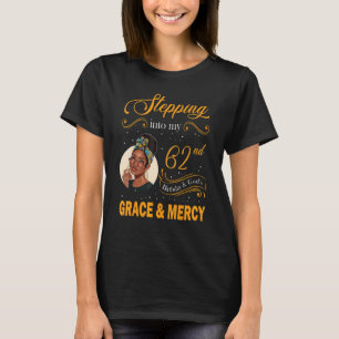 Wie eine Königin glücklich über meinen 62. Geburts T-Shirt