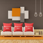 Wie ist die Zeit funny Retro Tier Niedlich Red Kissen<br><div class="desc">Kitzeln Sie mit unserem Kissen "Meow Is The Time" auf Ihr lustiges Knochen! Ideal für Katzenliebhaber, die eine skurrile Touch ihrer Dekoration suchen. Es wurde für Komfort und Charme konzipiert und garantiert jedem Raum einen Hauch von Spaß. Verwenden Sie die Designtools, um Ihren Stil mit Präzision anzupassen. Kontaktieren Sie uns...</div>